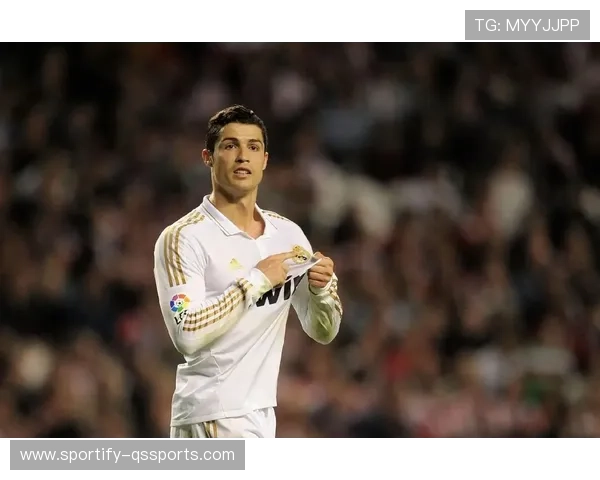 全球足球传奇人物克里斯蒂亚诺·罗纳尔多的辉煌职业生涯与成就解析